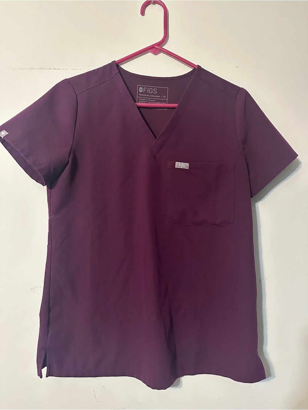 FIGS Women's Short-Sleeve V-Neck Scrub Top in Burgundy
